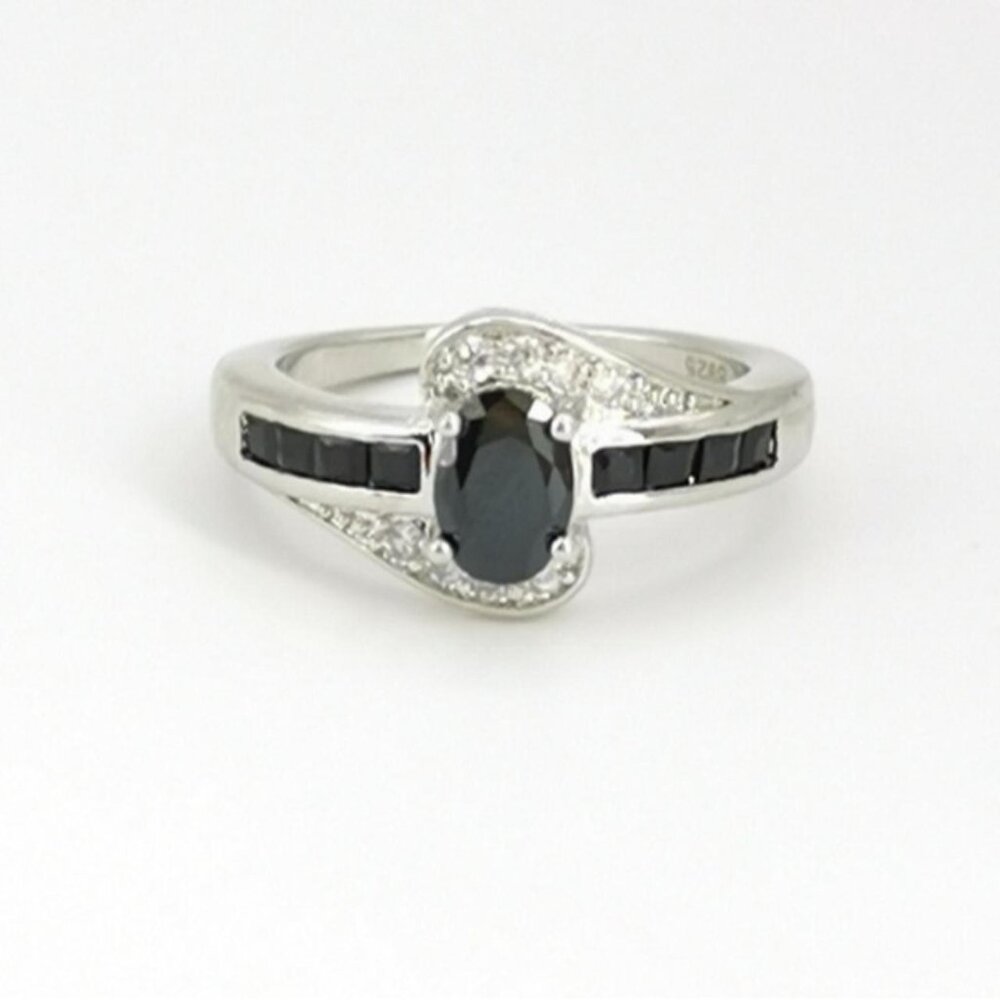 Sterling Silver Black Spinel ring size 7.25 🆕 - Picture 2 of 6